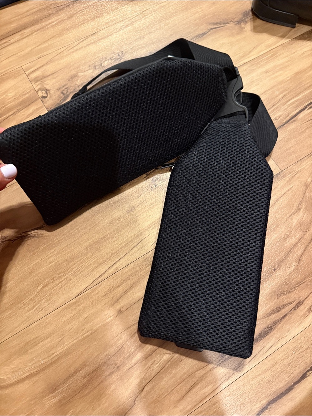 Nomatic removable backpack waist straps